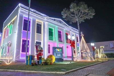 Centenas de pessoas acompanharam a Abertura do Natal em Laranjeiras do Sul